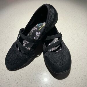 SKECHERS Relaxed Fit Lucky Lady Women’s Mary Jane flats-black size 8.5